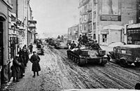 Танковая колонна 5-го гв. танкового корпуса. ул. Полтавский шлях 44. 18 февраля 1943 г.