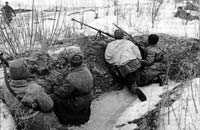 Бойцы 40-й армии готовы к отражению атаки. март 1943 г.