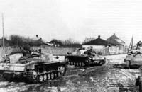 12 марта 1943 г. Штурмовые орудия дивизии СС "Дас Райх" в р-не ХТЗ