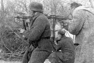 пулеметный расчет MG42